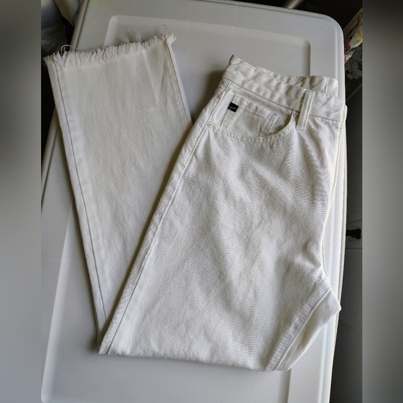 KanCan women's Straight Leg jeans Crop frayed Hem button fly, white, 7/27. - Picture 4 of 16